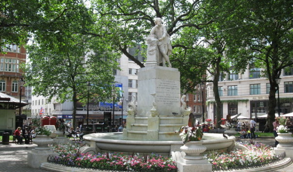 Fountain_in_Leicester_Square_-_geograph.org.uk_-_1418422