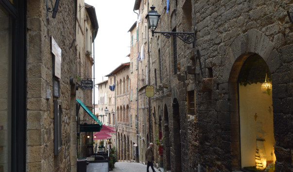 Volterra 077