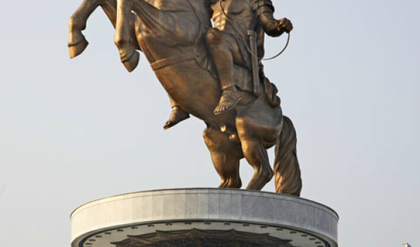 Скопье. Площадь Македония. Воин на коне