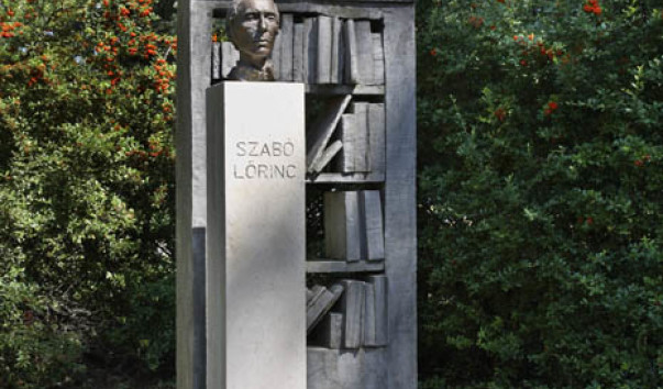 Памятник поэту Леринцу Сабо (Szabó Lőrinc)