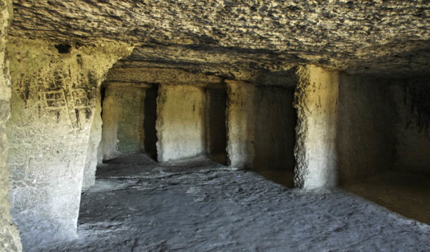 Скальный монастырь Пештере
