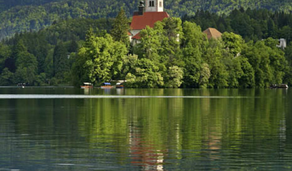 Блед озеро. Церковь Св. Девы Марии. Словения