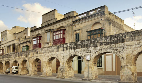 Акведук в Санта-Венере (Aqueduct at Santa Venera)