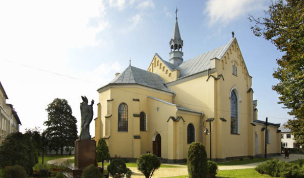 Костел Рождества Богородицы (Narodzenia Najświętszej Marii Panny) в Олешице (Oleszyce)