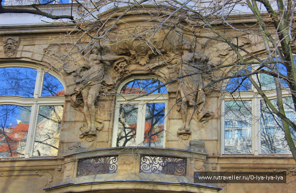photo 1461675