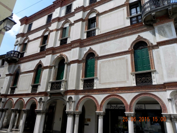 photo 1628564