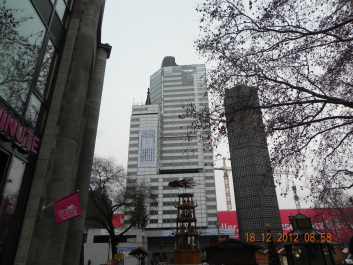 photo 1562136