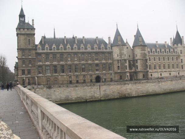 photo 1572220