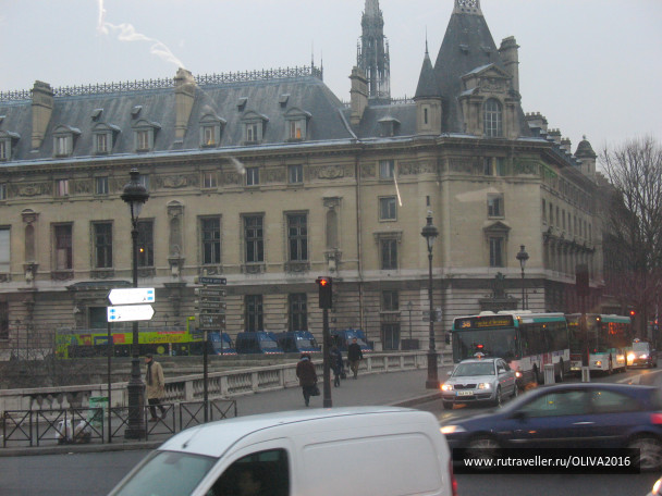 photo 1610561