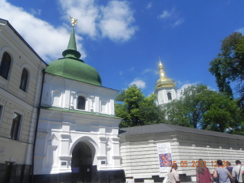 photo 1593169