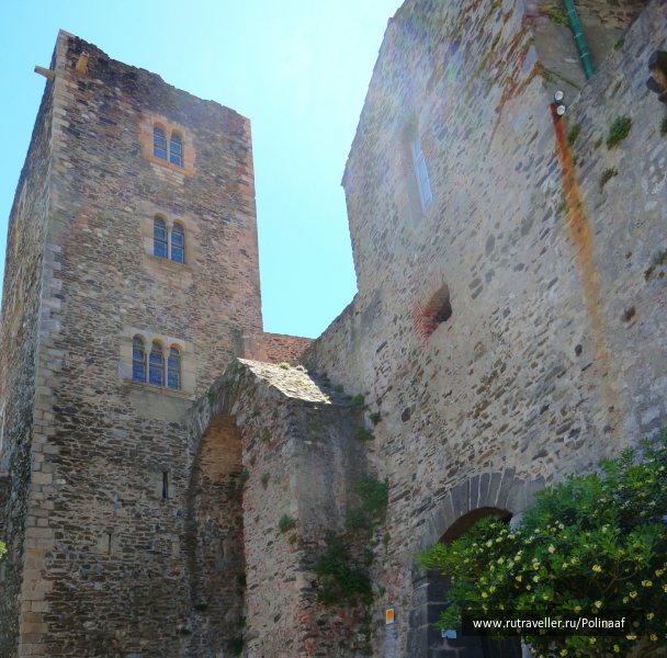 photo 1618942