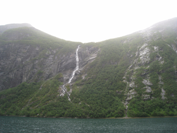 photo 1472820
