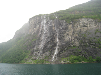 photo 1475085