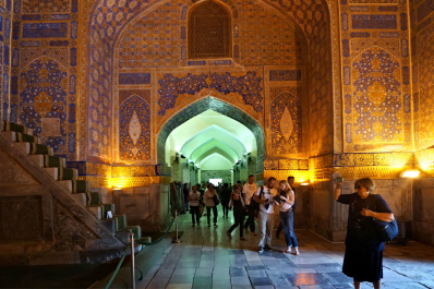 photo 1609898