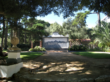 photo 1589195