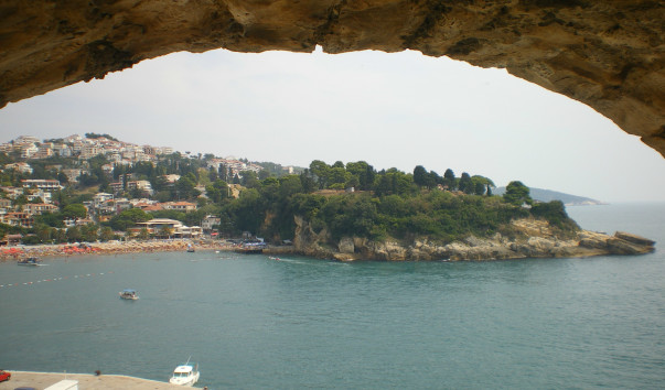 Вид на Малую Плажу с крепости Старого города