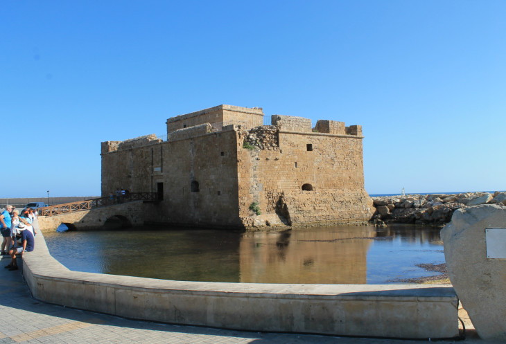    .      .  .    ,       ))