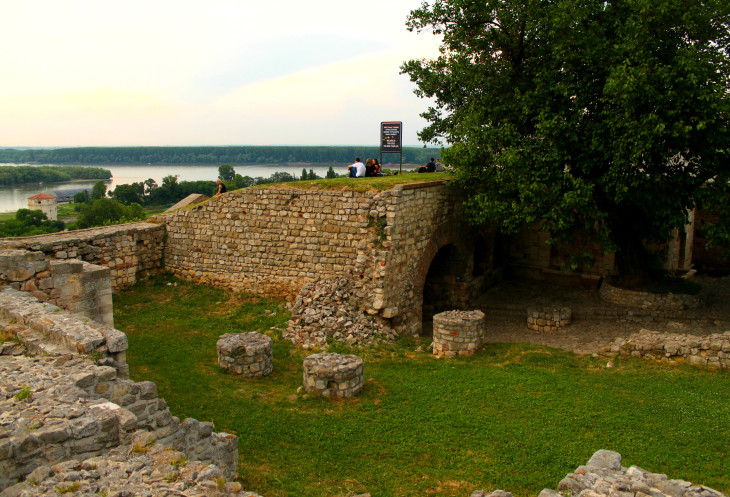   , ,      .  -  -  ,        .