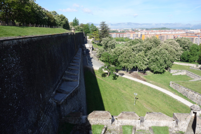 photo 1485813