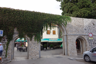photo 1546024