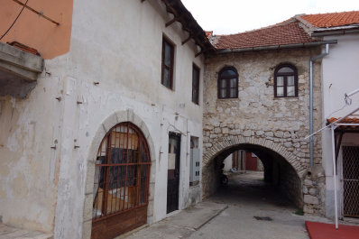 photo 1546025