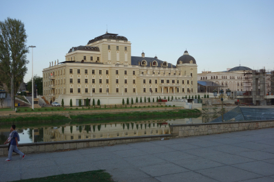 photo 1546904