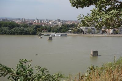 photo 1545868