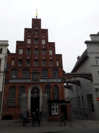 photo 1704937