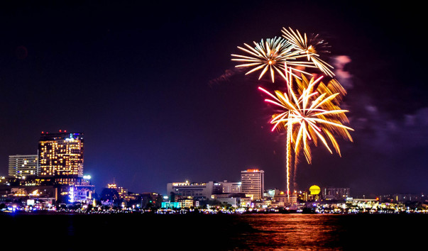 Fireworks Beach Festival - 30 Nov. 2013