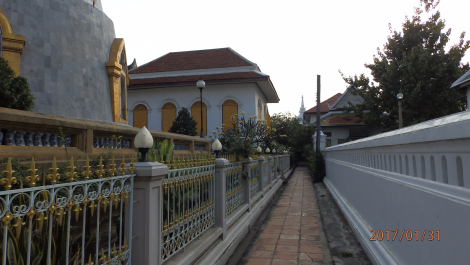 photo 1560683