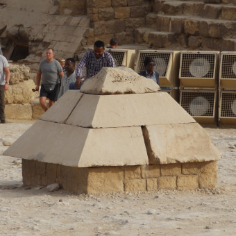 Египет, Гиза, маленькие пирамиды вокруг пирамиды Хеопса