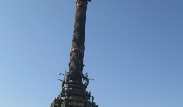 колонна и памятник Колумбу, смотровая площадка