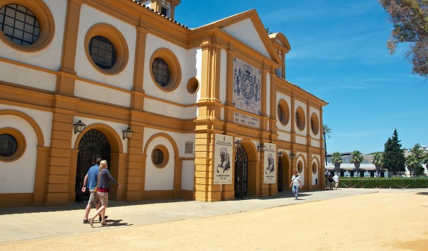 Real Escuela Andaluz del Arte Ecuastre