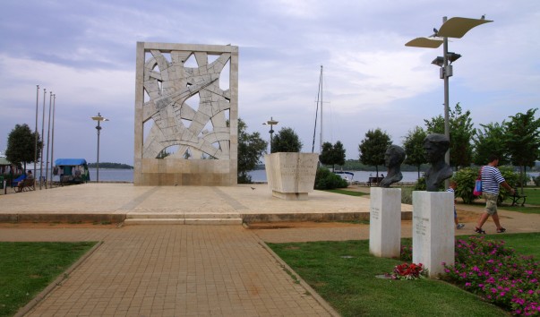 5251468fc3d7f.jpg