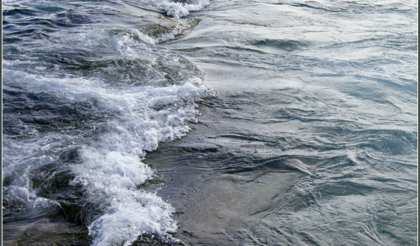 Морские перекаты.