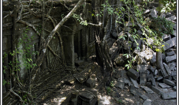 Сиемриеп. Дальний храм Бенг Меалеа (Beng Mealea).