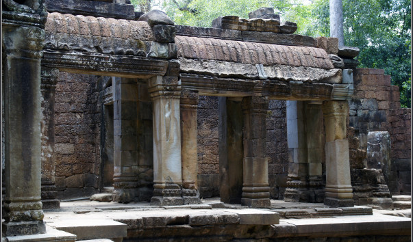 Храм Та Пром (Ta Prohm).