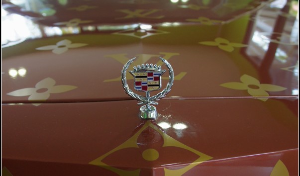 Гараж господина Кампона Тансака в парке Нонг Нуч. Cadillac.