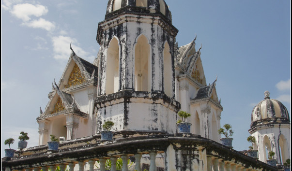 Летняя резиденция короля Рамы IV. Храм Phra Thinang Wichien Prasat.
