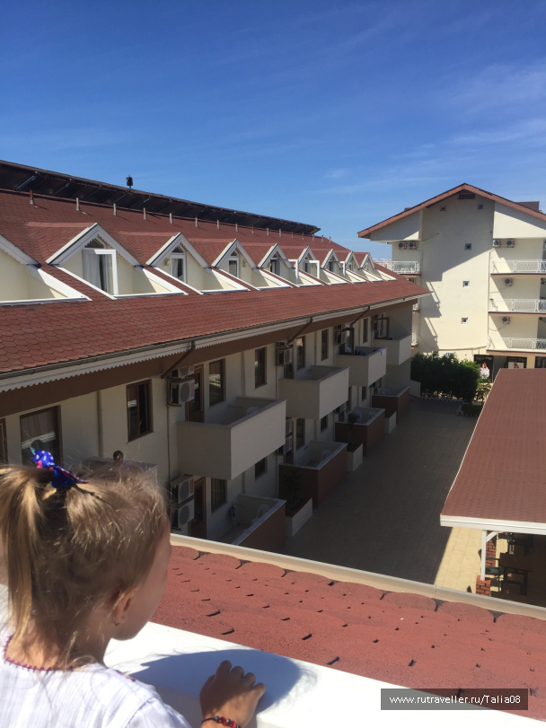 photo 1476841