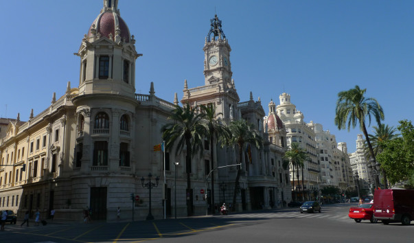 площадь Ayuntamiento