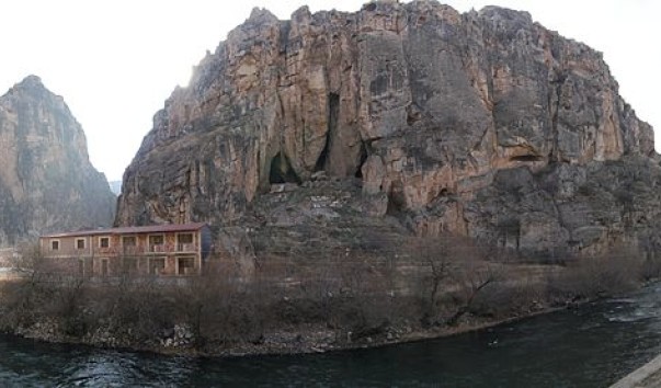 800px-Areni-1_cave_panorama