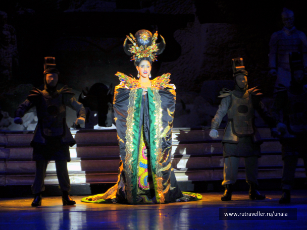 photo 1562106