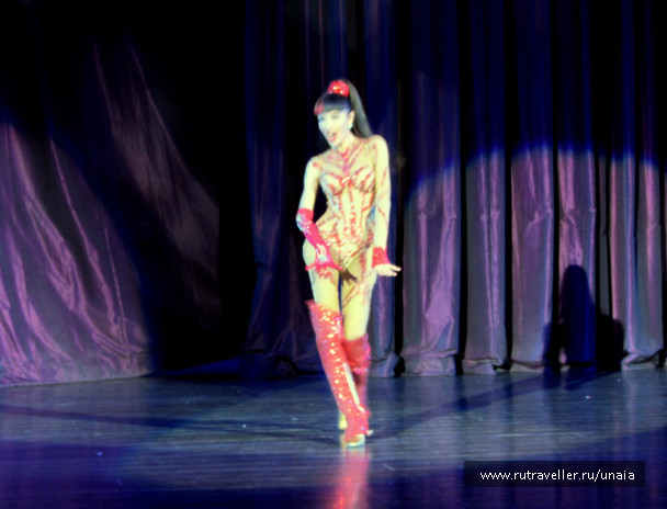 photo 1562107