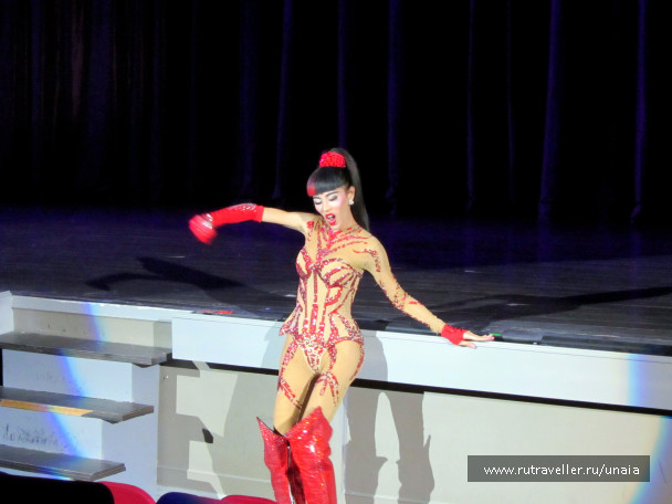 photo 1562110
