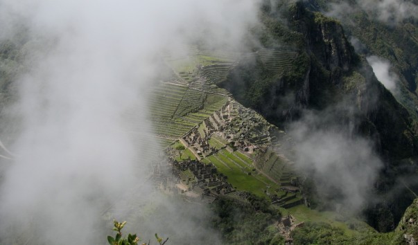 Вид на Мачу-Пикчу с вершины Вайна-Пикчу