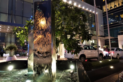 photo 1571697