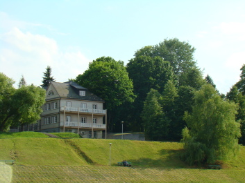 photo 1471961