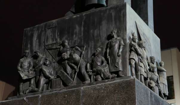 Памятник Ленину(фрагмент)
