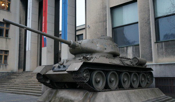 Т-34 около музея армии